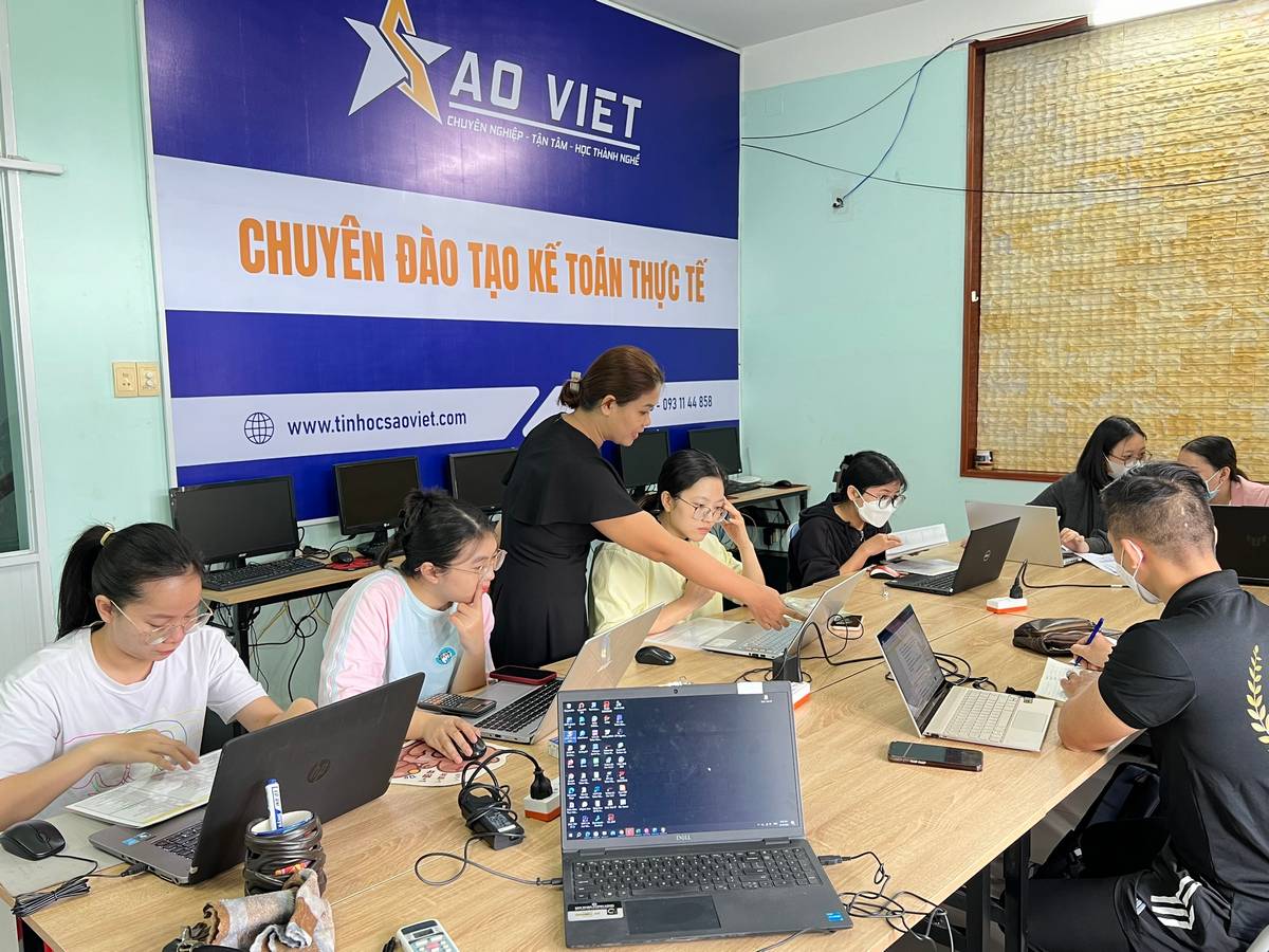 Khai giảng lớp học hàng tuần