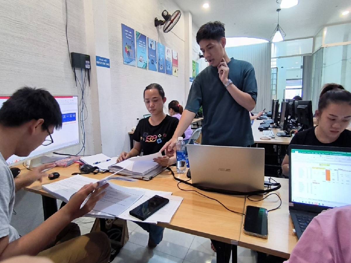 Khóa học tin học văn phòng cho người đi làm