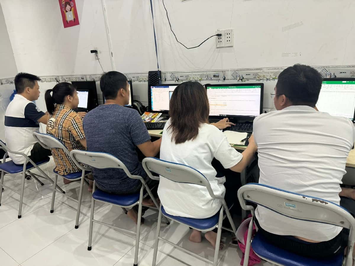 Làm báo cáo cùng với Excel