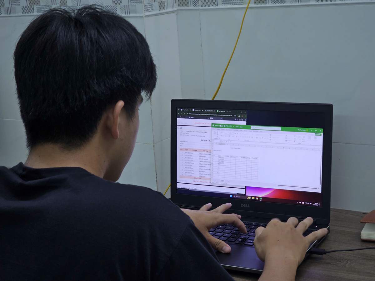 Phân tích và tạo báo cáo