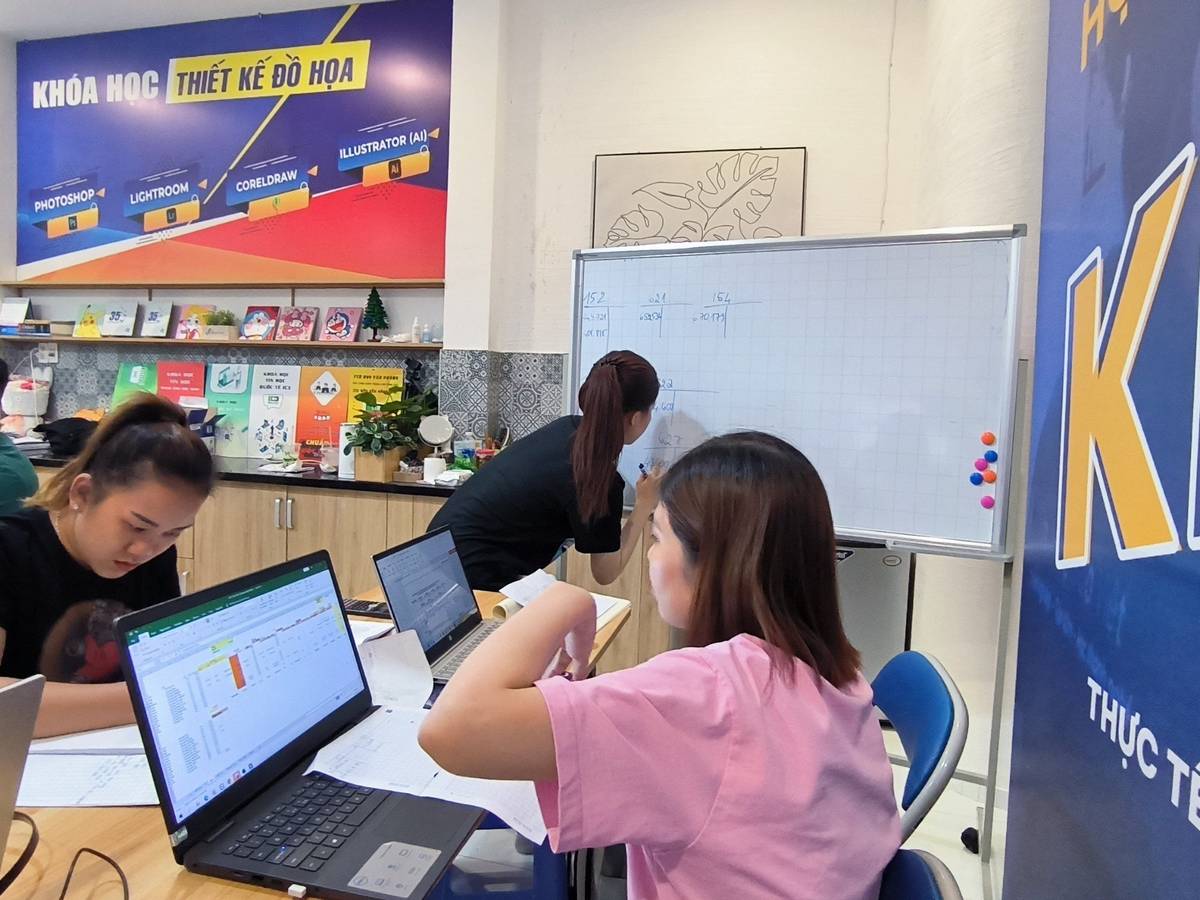 Trung tâm tin học tại Tân Bình