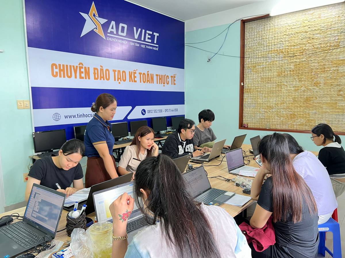 Khóa tin học văn phòng cho người đi làm