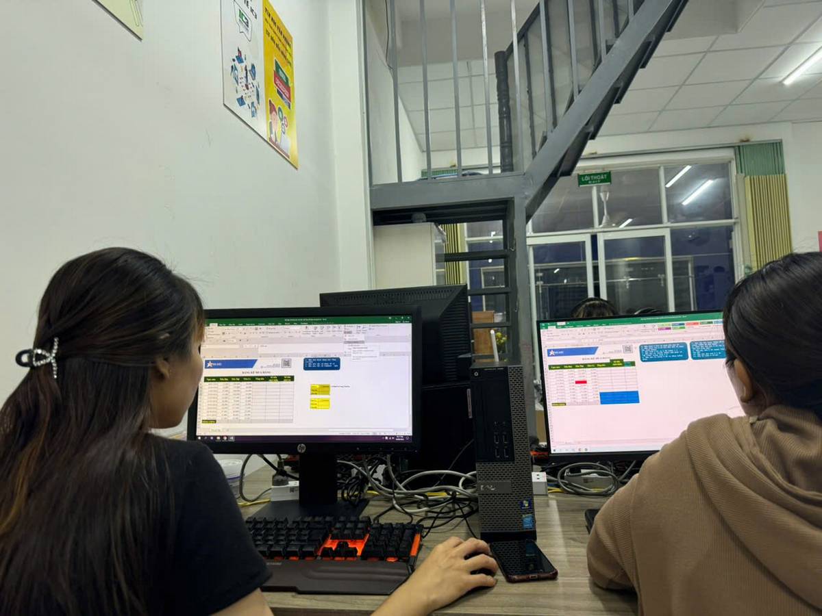 Trình bày bảng báo cáo Excel